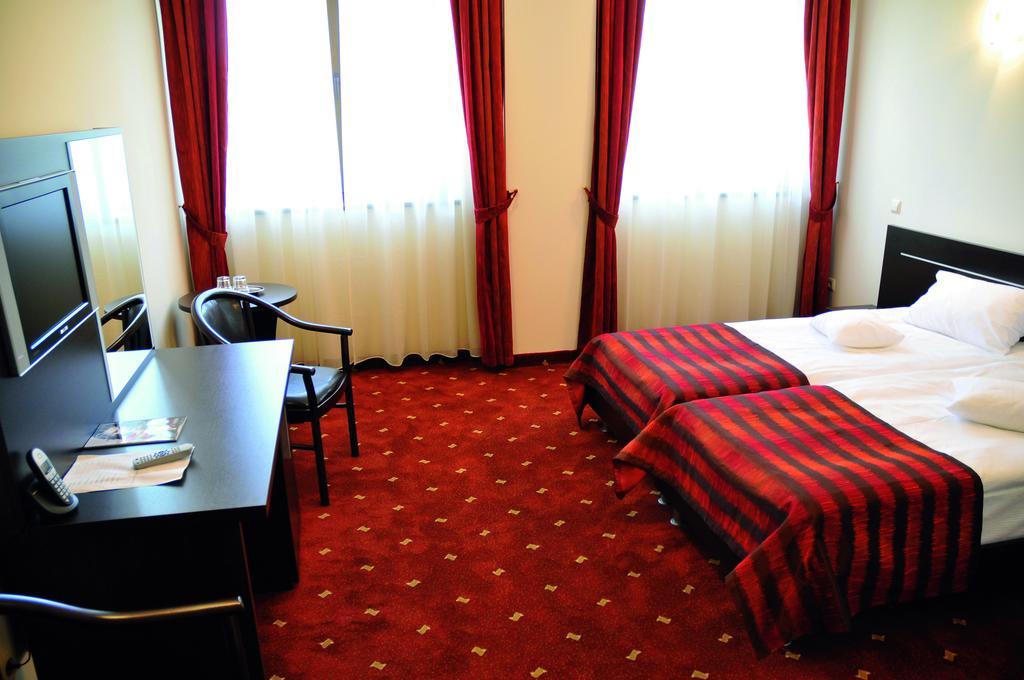 Hotel Roberts ซีบิว ภายนอก รูปภาพ
